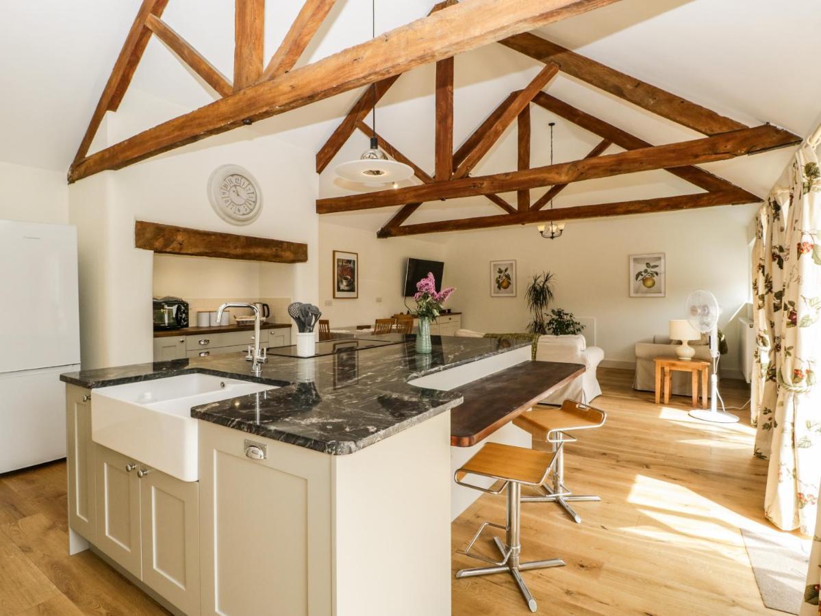 Tom'S Barn Villa เยโอวิล ภายนอก รูปภาพ